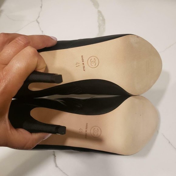 CHANEL 18A Lambskin Leather Cap Toe Ankle Booties Boots Heels - Picture 10 of 11